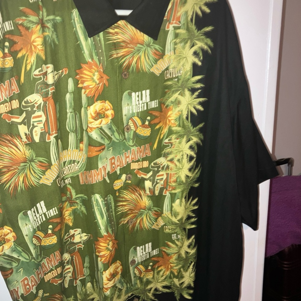 Tommy Bahama , XL 100% silk button down polo, black with green graphics ,